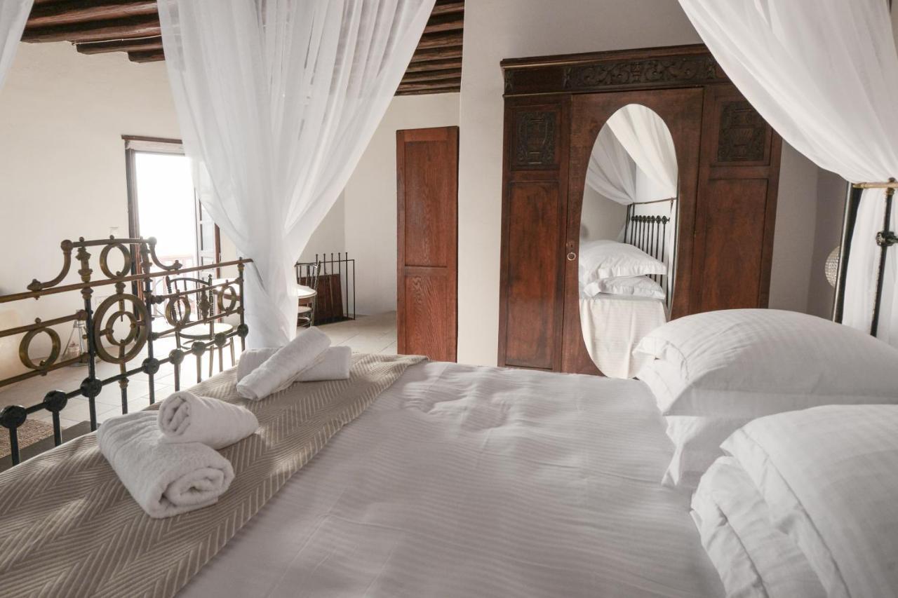 Castrum Traditional Sunset Suites Plaka  Zewnętrze zdjęcie