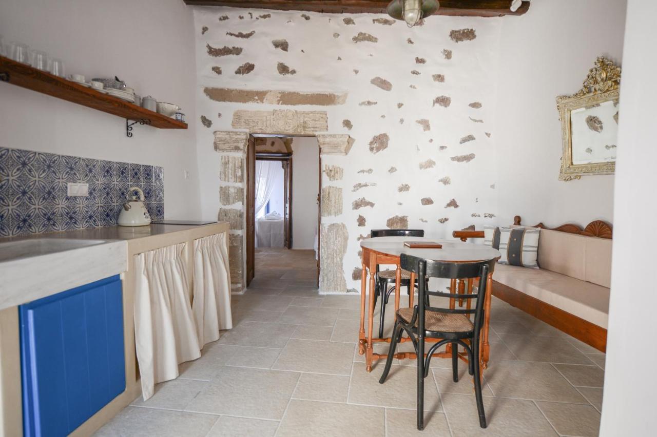 Castrum Traditional Sunset Suites Plaka  Zewnętrze zdjęcie