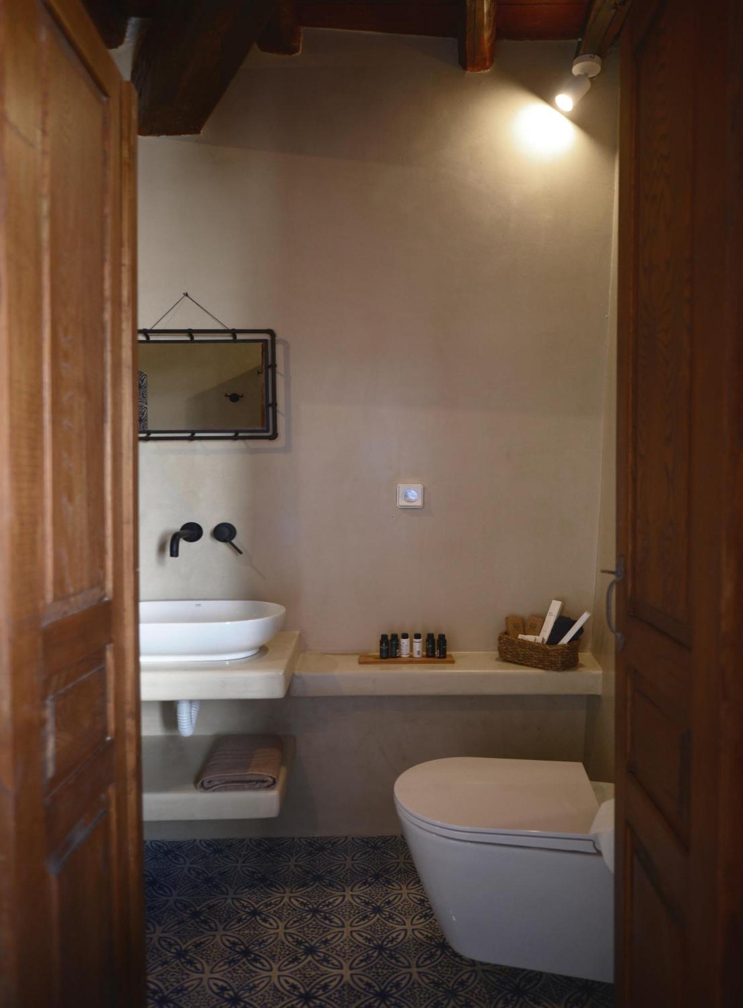 Castrum Traditional Sunset Suites Plaka  Zewnętrze zdjęcie